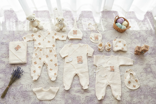 Complete baby clothing set - nursery theme